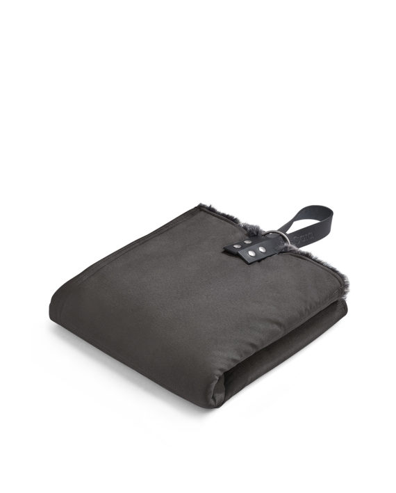 cosmo rejsetæppe travel blanket miacara pupenhagen antracit grå sort